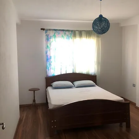 Guest House, Apartament Me Qera Ditore,