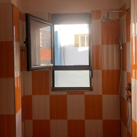 Guest House, Apartament Me Qera Ditore, ポグラデツ