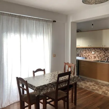 Guest House, Apartament Me Qera Ditore,