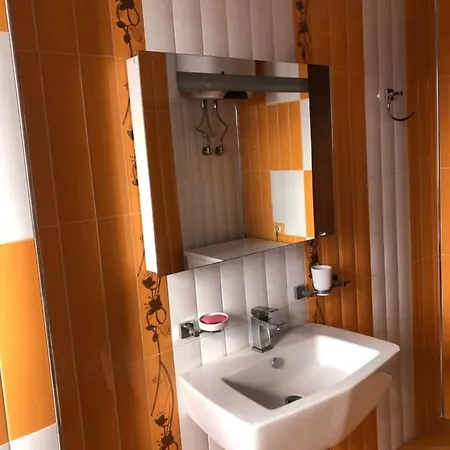 アパート Guest House, Apartament Me Qera Ditore, ポグラデツ