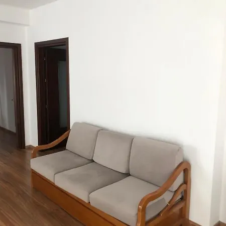 Guest House, Apartament Me Qera Ditore, * ポグラデツ